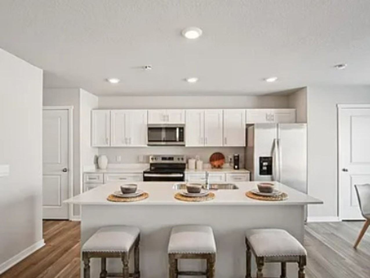 353 Juniper Dr - Photo 4 of 50