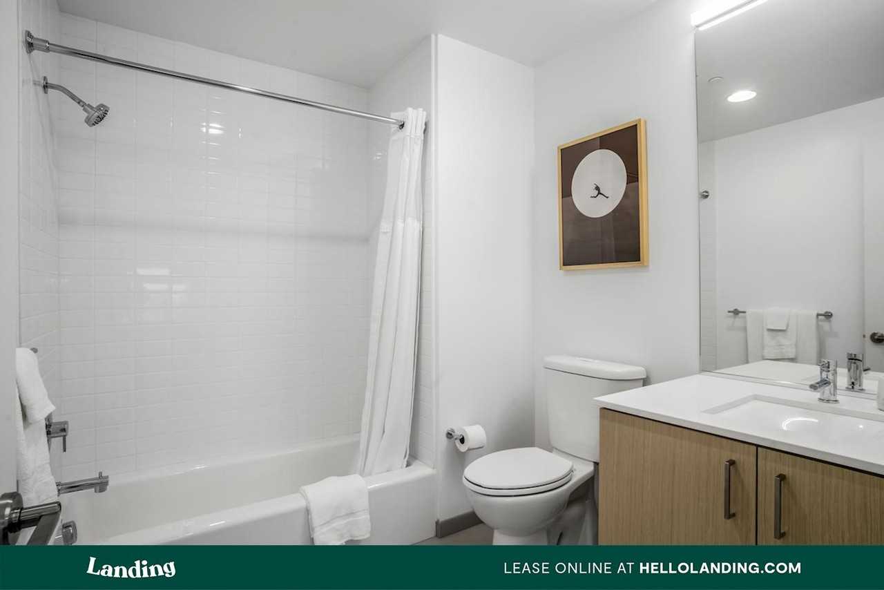 1755 Argyle Ave - Photo 6 of 30