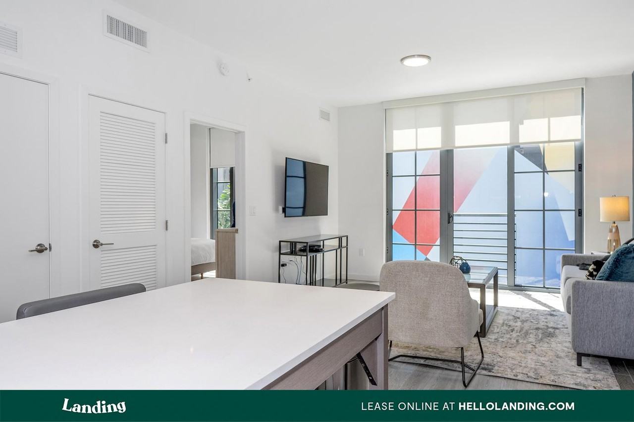 225 S. Grand Ave - Photo 6 of 36
