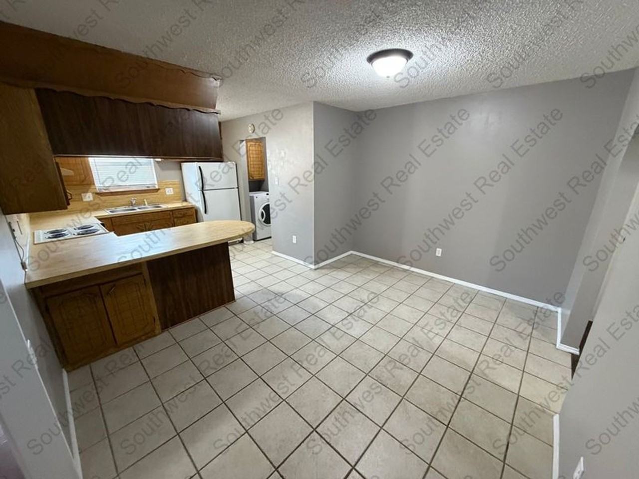 521 Merrill Dr - Photo 3 of 11