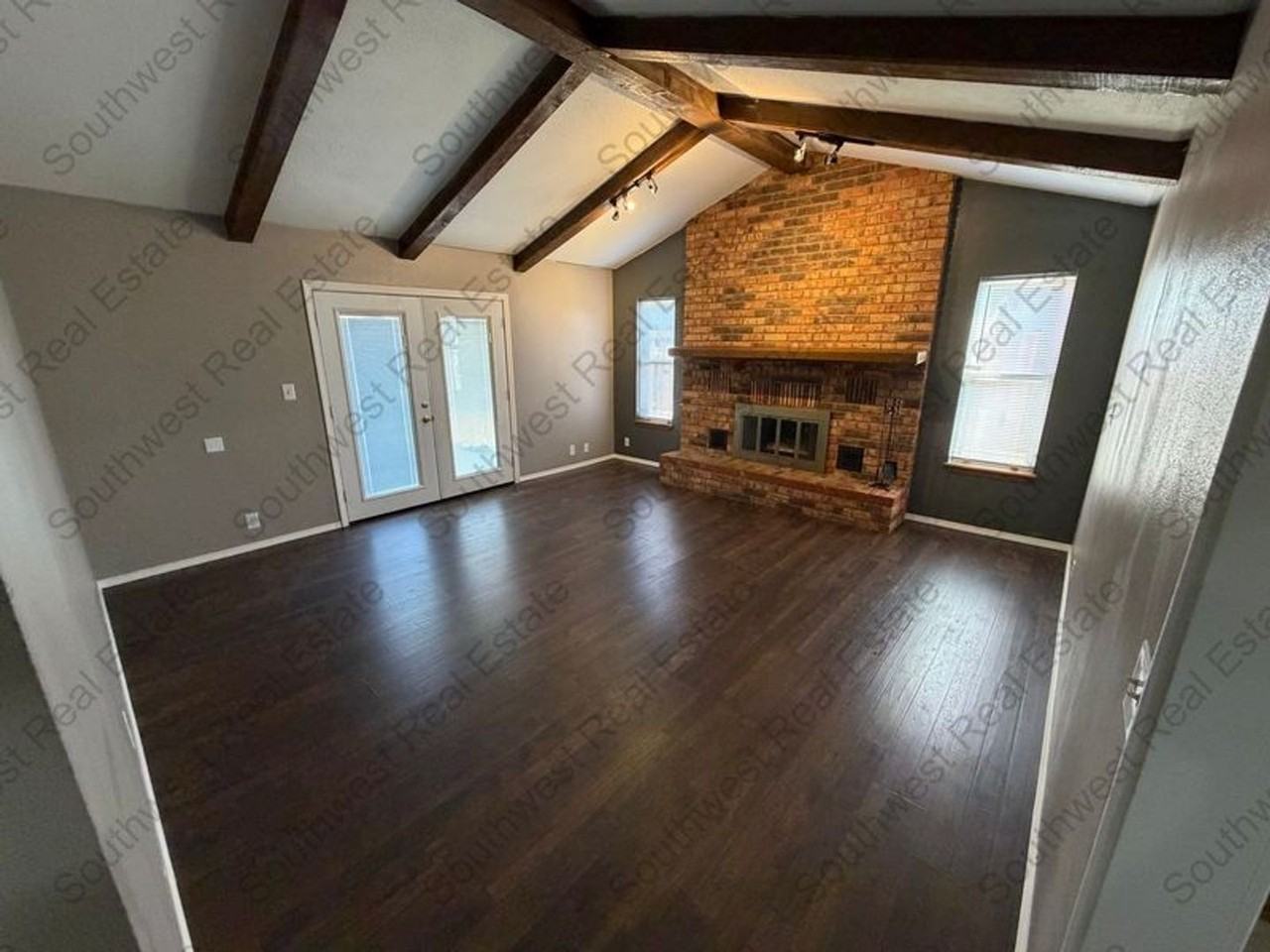 521 Merrill Dr - Photo 4 of 11