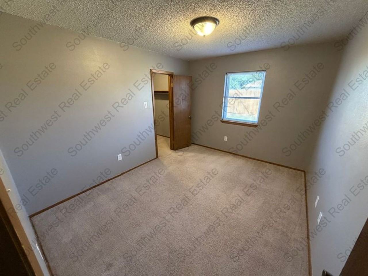 521 Merrill Dr - Photo 5 of 11