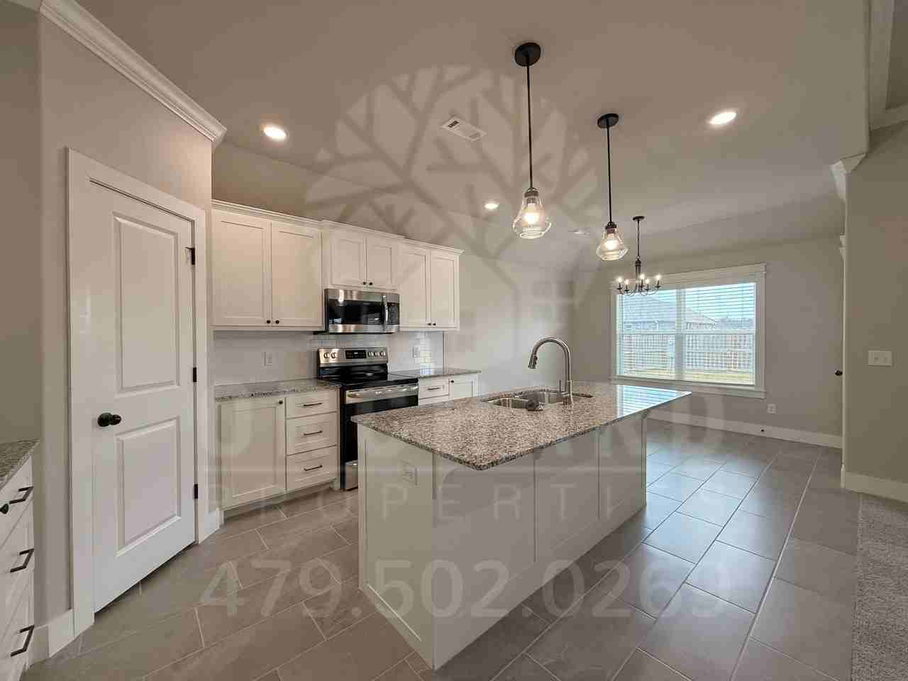 983 Madden St - Photo 3 of 23