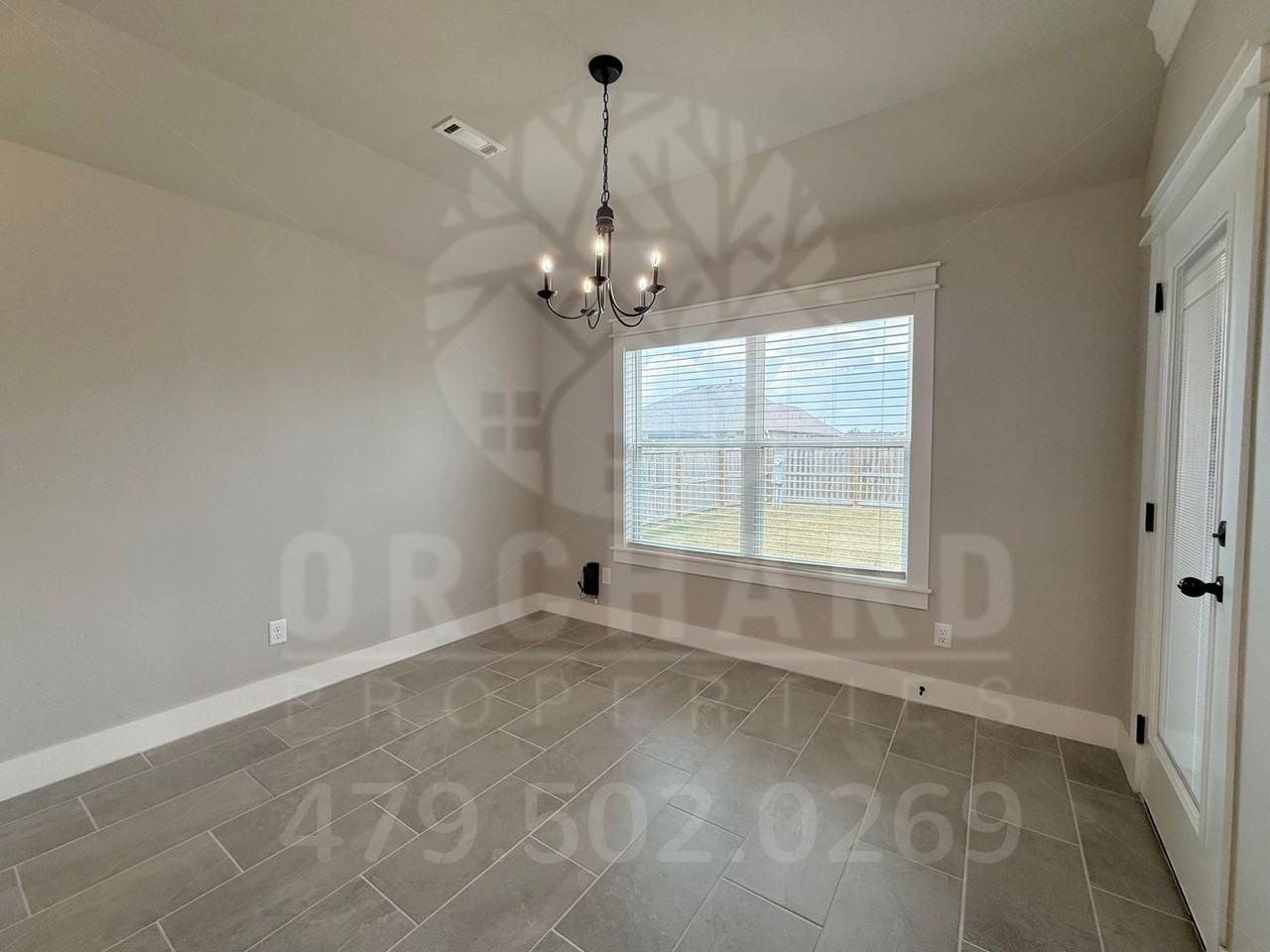 983 Madden St - Photo 4 of 23