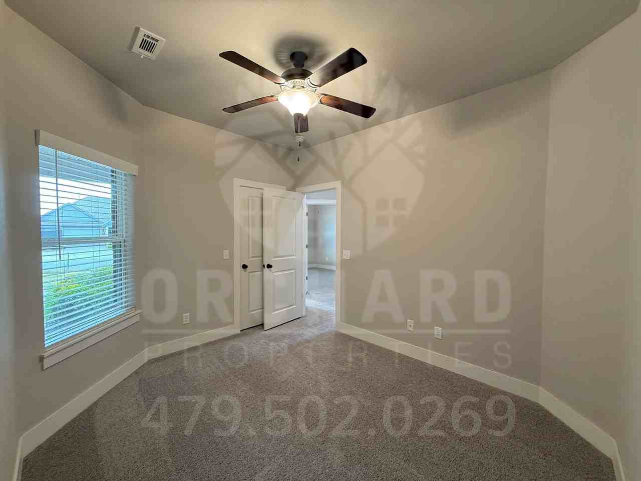 983 Madden St - Photo 7 of 23