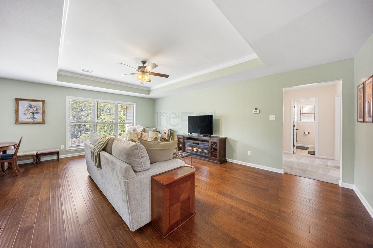 8700 Johnson Dr - Photo 5 of 46