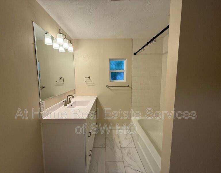 1627 E Cairo St - Photo 7 of 12