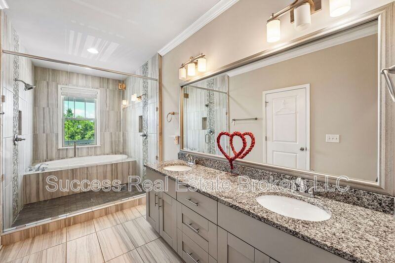 1231 Ridenour Ln - Photo 4 of 50