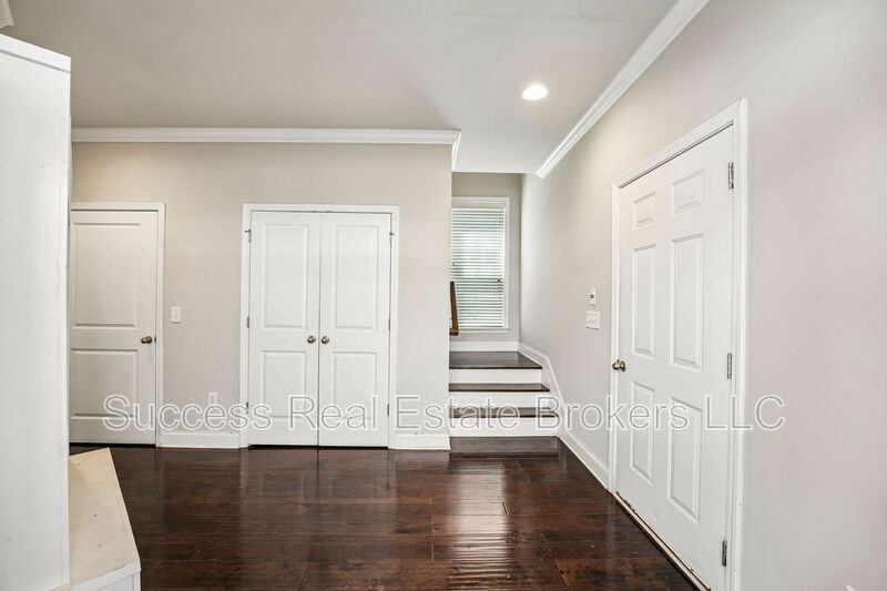 1231 Ridenour Ln - Photo 6 of 50