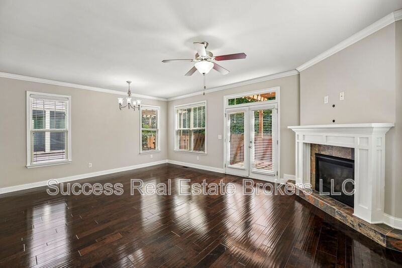 1231 Ridenour Ln - Photo 7 of 50