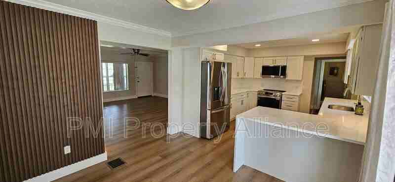 2545 Madeline Ave - Photo 4 of 22