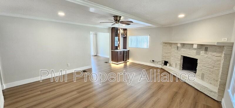 2545 Madeline Ave - Photo 5 of 22