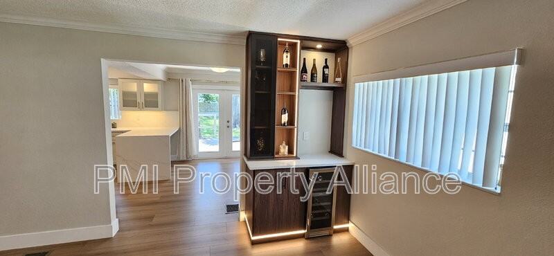 2545 Madeline Ave - Photo 6 of 22