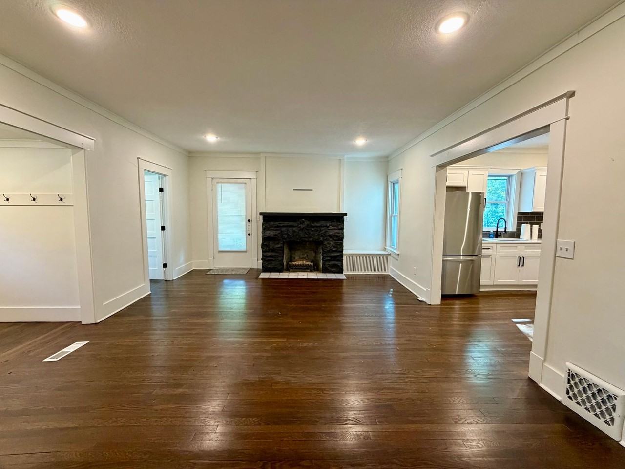 8201 W 80th St - Photo 4 of 27