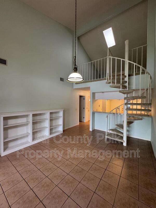 542 Lake Carolyn Cir - Photo 5 of 26