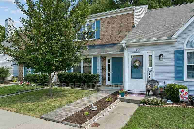 105 Crestwood Ct - Photo 3 of 42