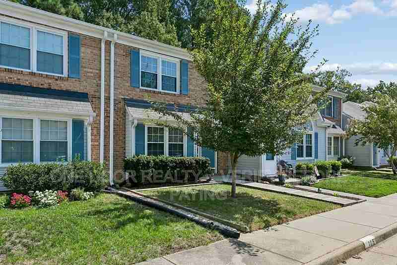 105 Crestwood Ct - Photo 4 of 42