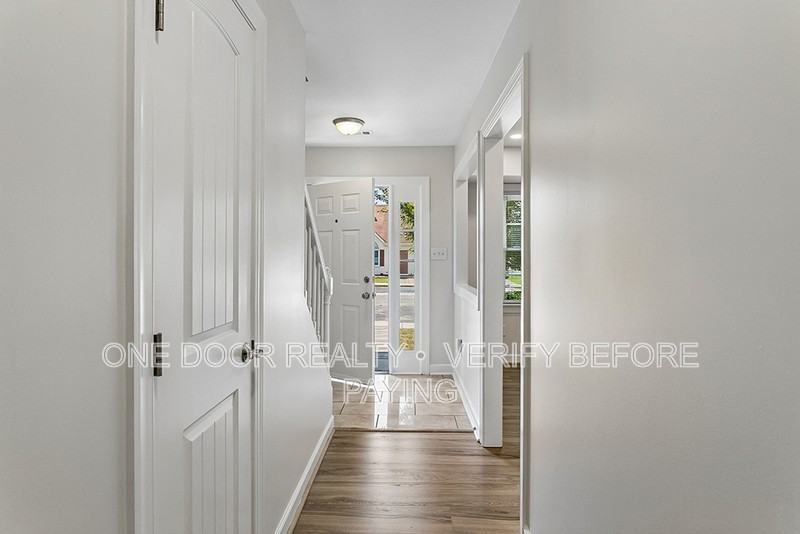 105 Crestwood Ct - Photo 7 of 42