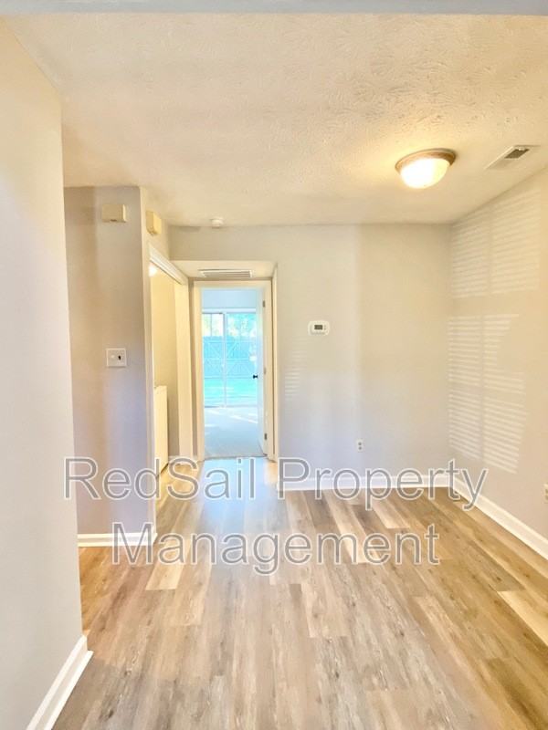 384 Kinsmen Way - Photo 6 of 19