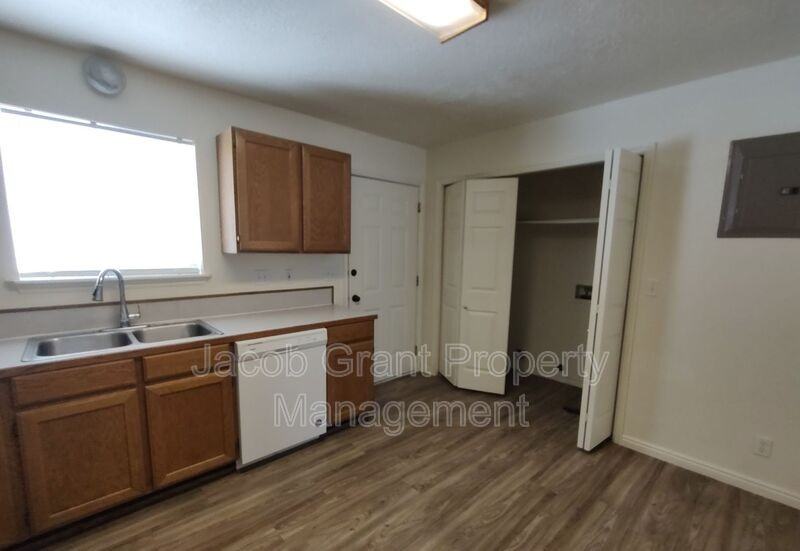 4946 Cole St #1 - Photo 6 of 12