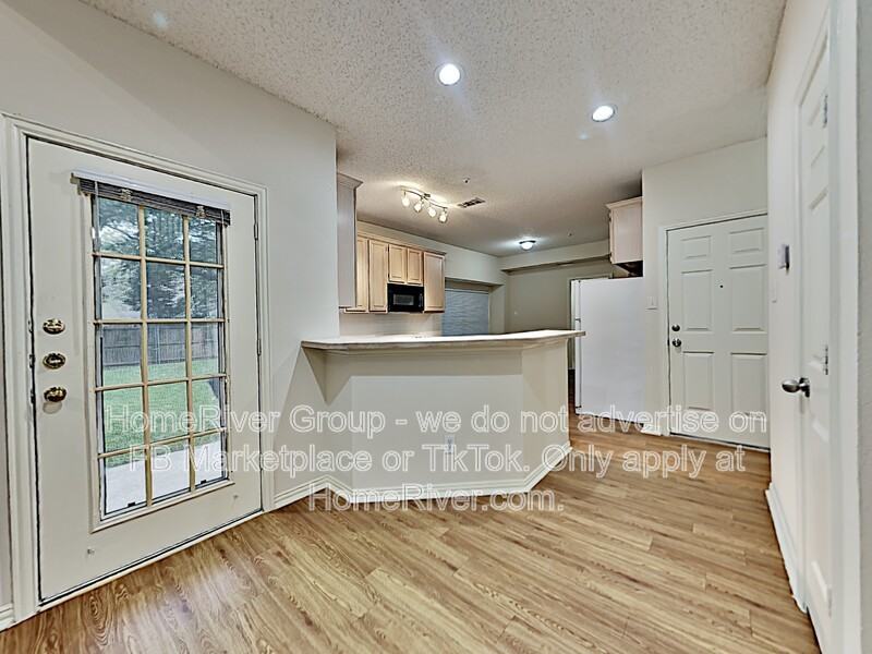 3812 Waterford Dr - Photo 5 of 25