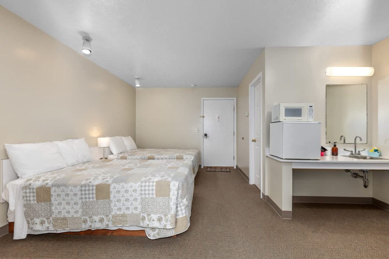 214 S Lachance Rd #1596494P - Photo 4 of 26