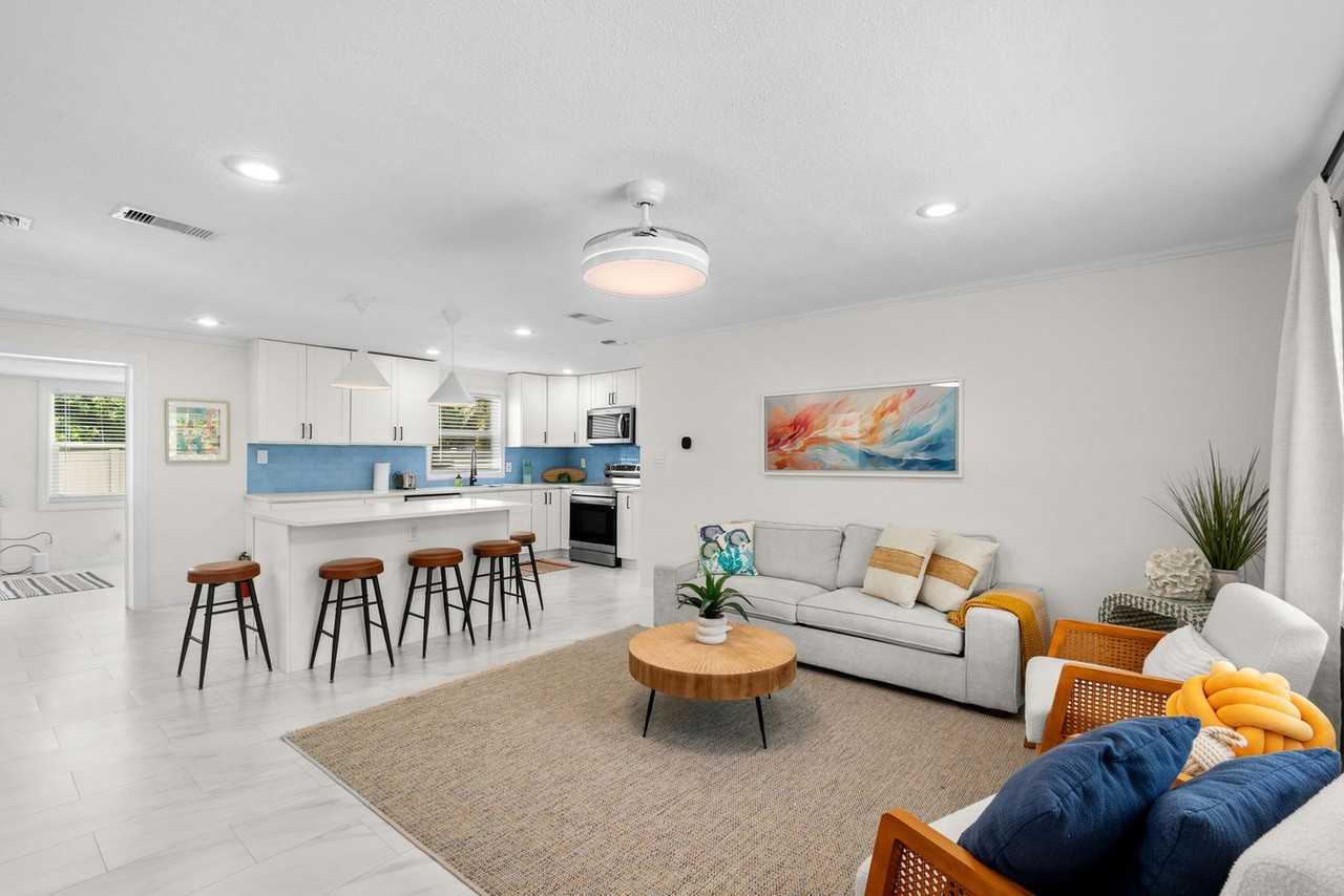 580 Companion Way #1623633P - Photo 2 of 37