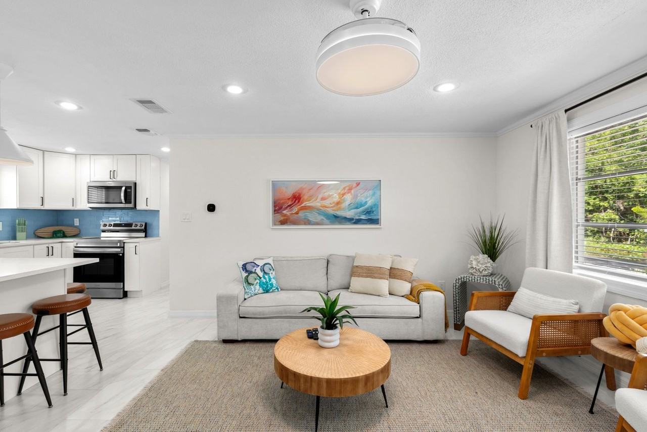 580 Companion Way #1623633P - Photo 3 of 37