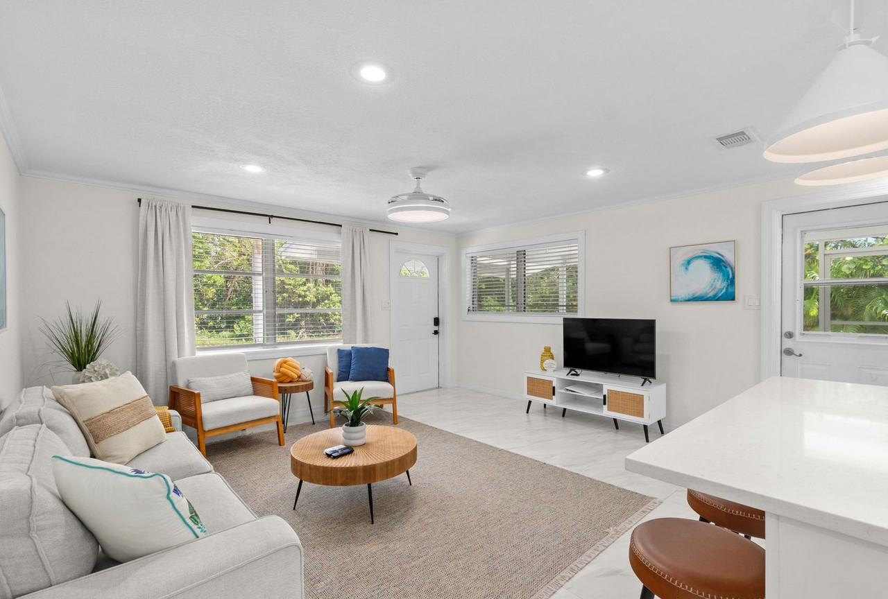 580 Companion Way #1623633P - Photo 4 of 37