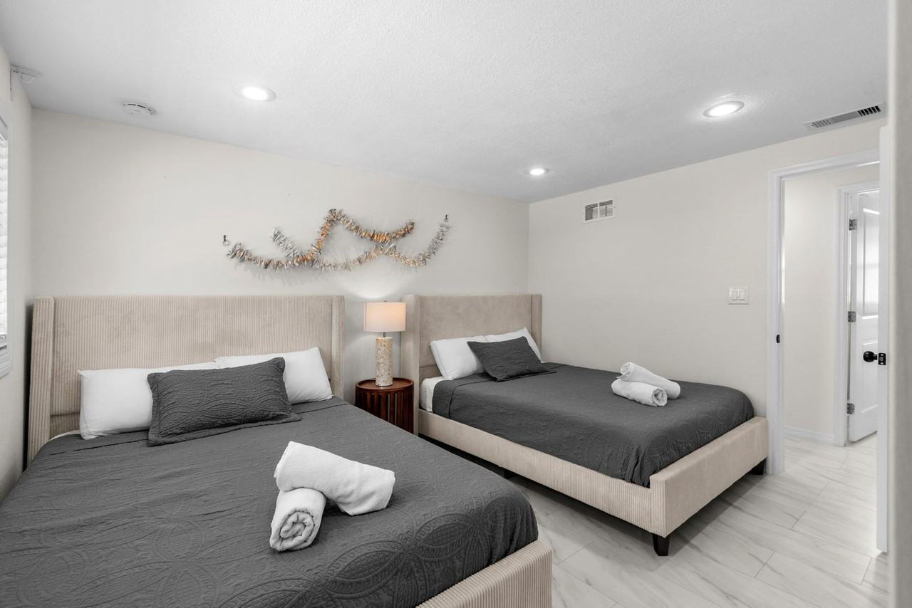 580 Companion Way #1623633P - Photo 5 of 37