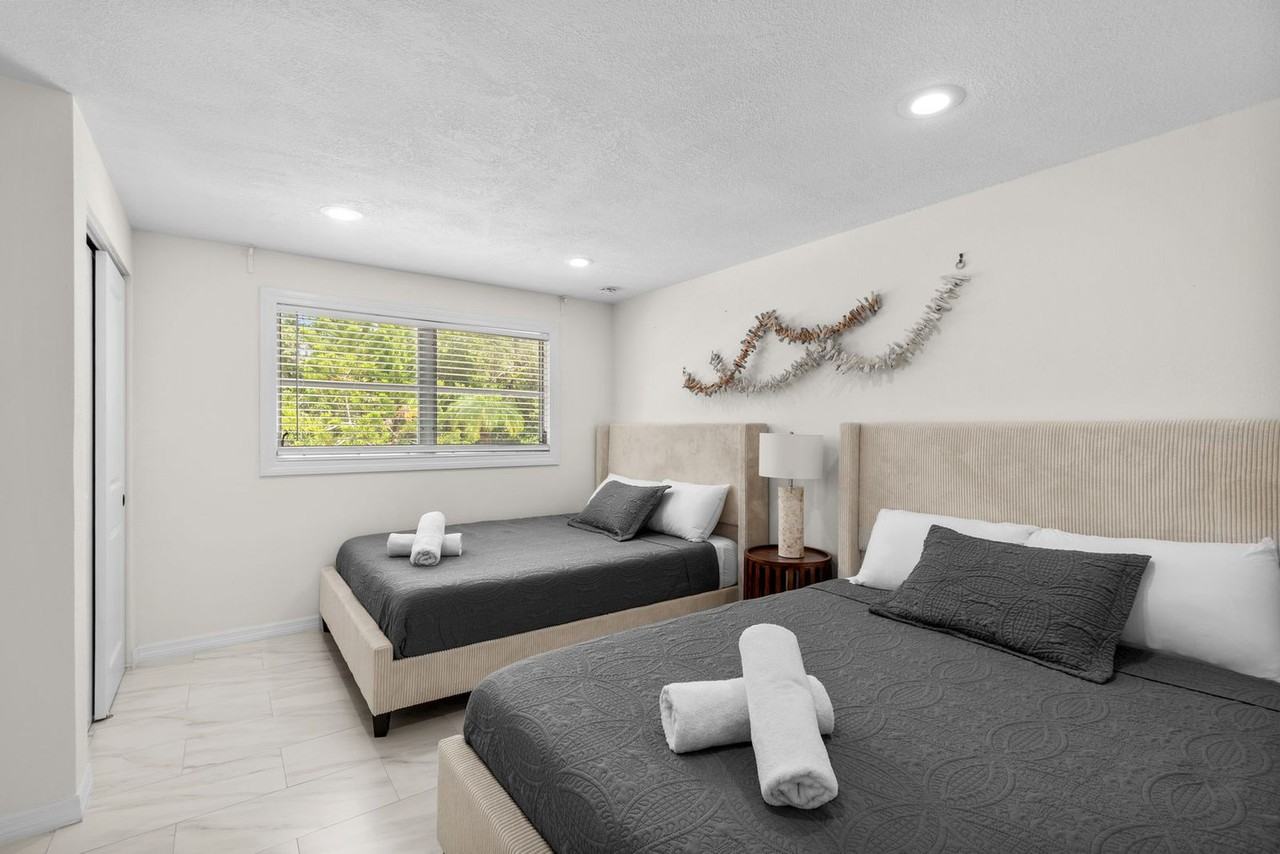 580 Companion Way #1623633P - Photo 6 of 37