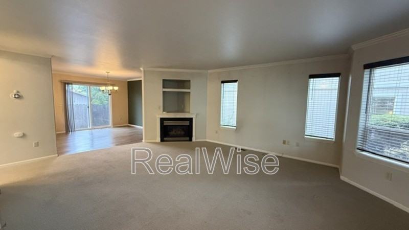 172 Ne Rifle Range St #9 - Photo 3 of 19