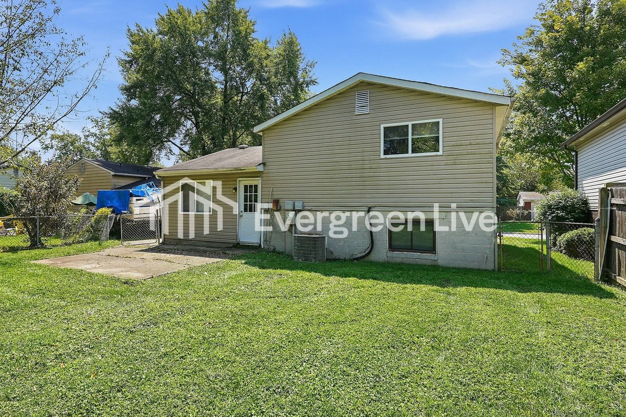 2686 Mellowbrook St - Photo 3 of 15
