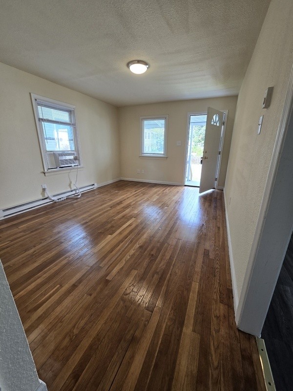 611 Hazelhurst Ave - Photo 3 of 12