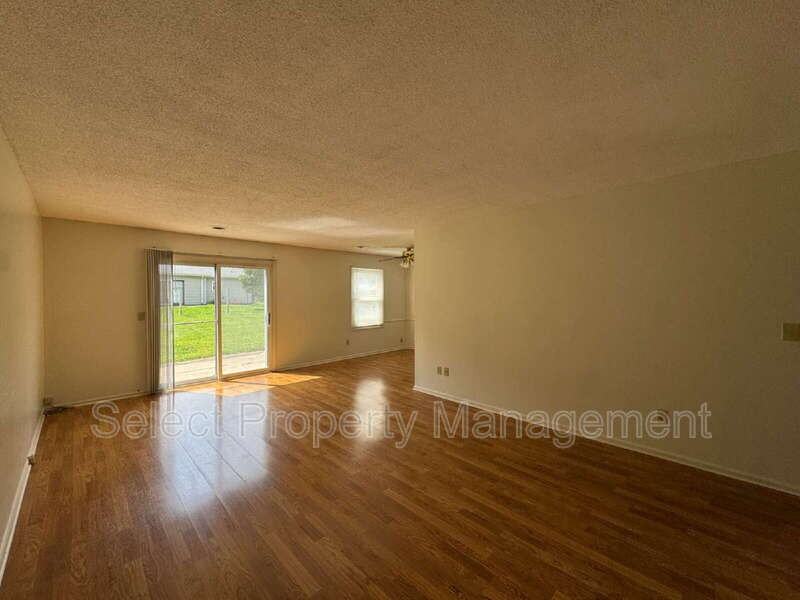 4926 Vermont Ln - Photo 4 of 16