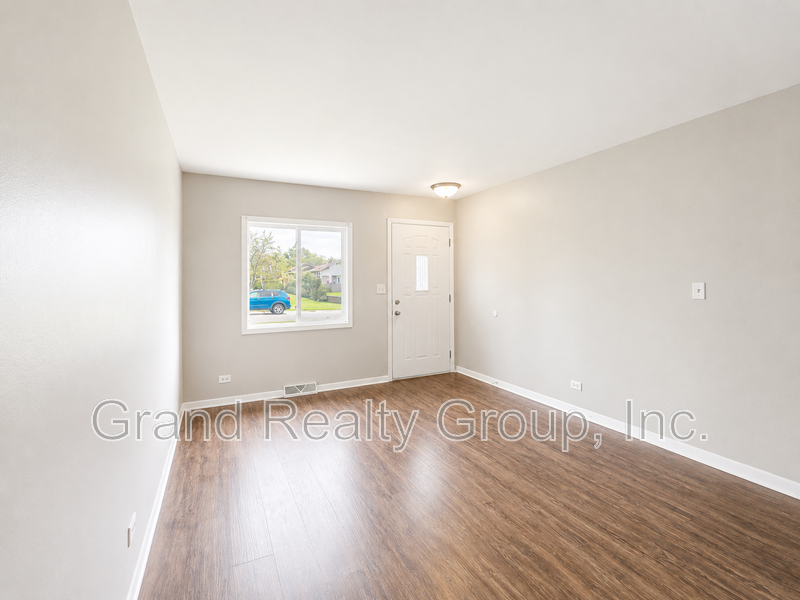 632 Anita Ave - Photo 2 of 14