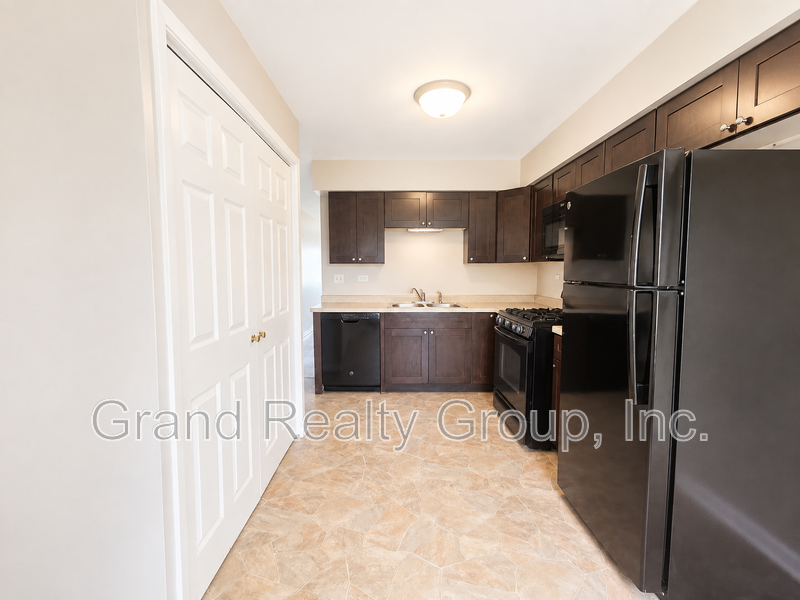 632 Anita Ave - Photo 4 of 14