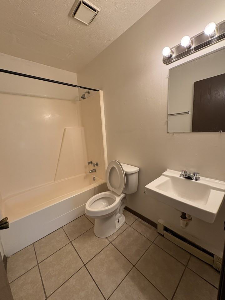 Meadowbrook Apartments - Photo 5 of 8
