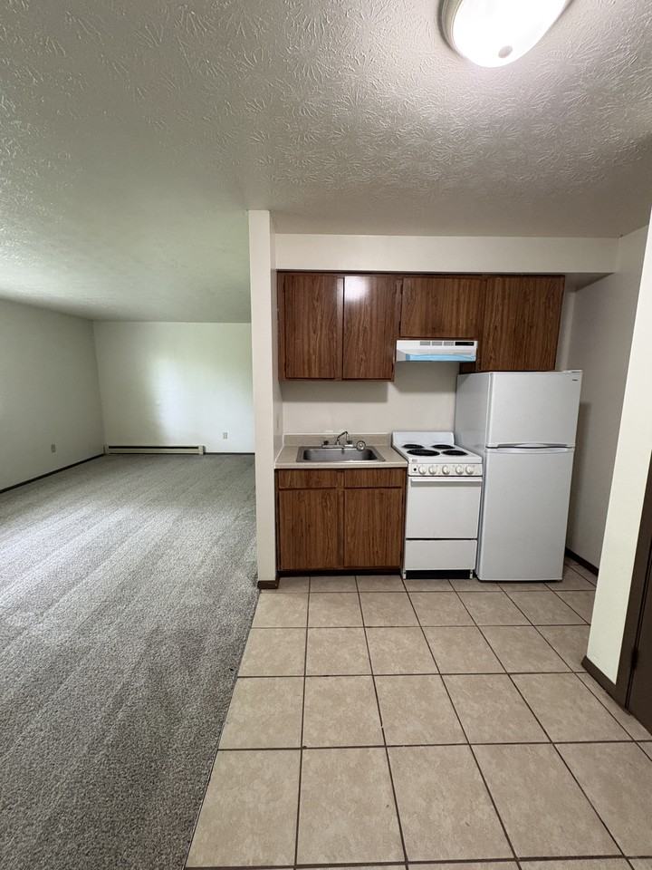 Meadowbrook Apartments - Photo 4 of 8