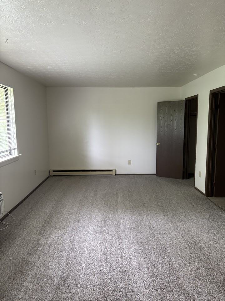 Meadowbrook Apartments - Photo 7 of 8