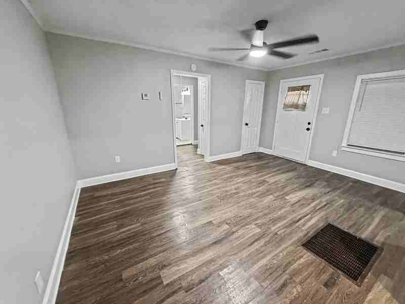 1473 Oberle Ave - Photo 7 of 25