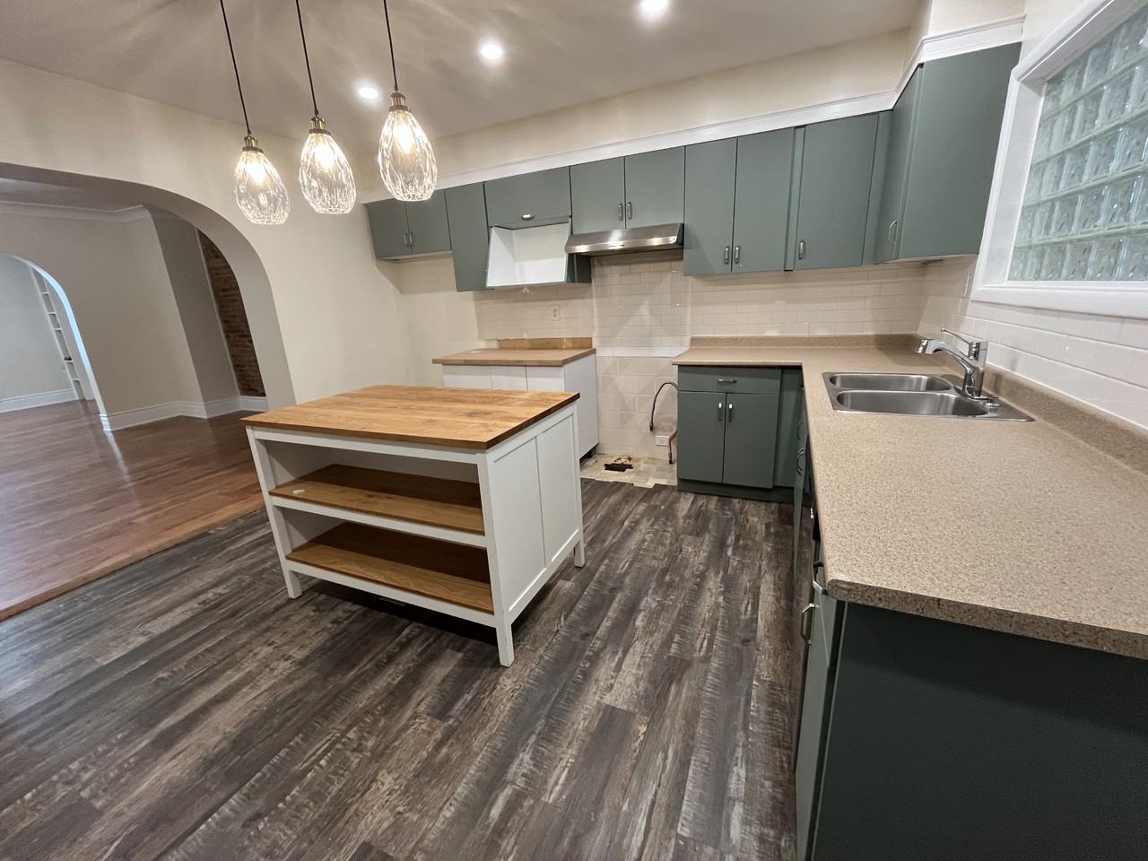 236 Sydenham St - Photo 2 of 28