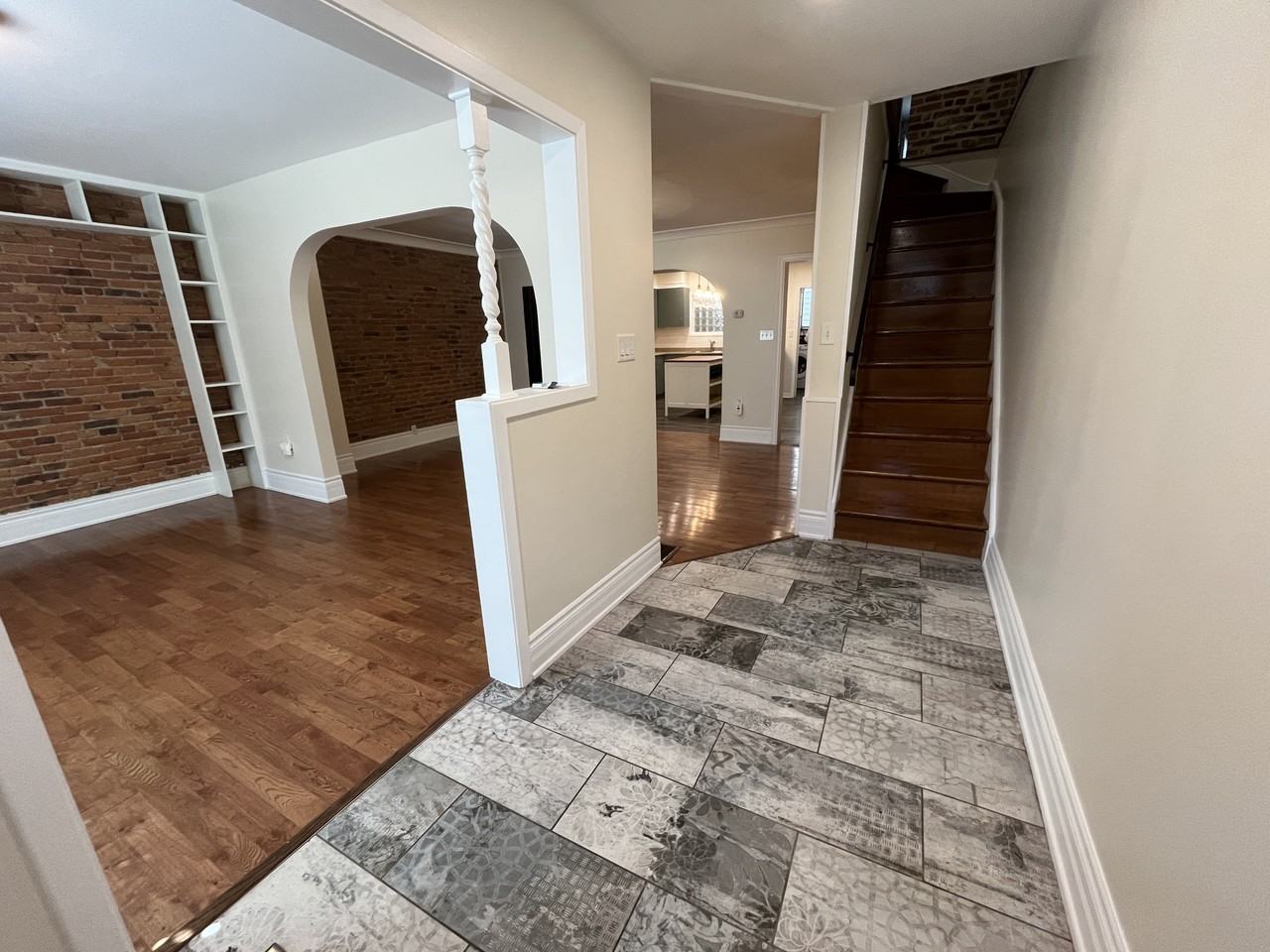 236 Sydenham St - Photo 5 of 28