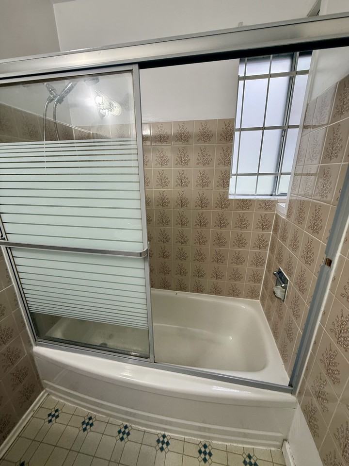 11610 124 St Nw - Photo 5 of 27