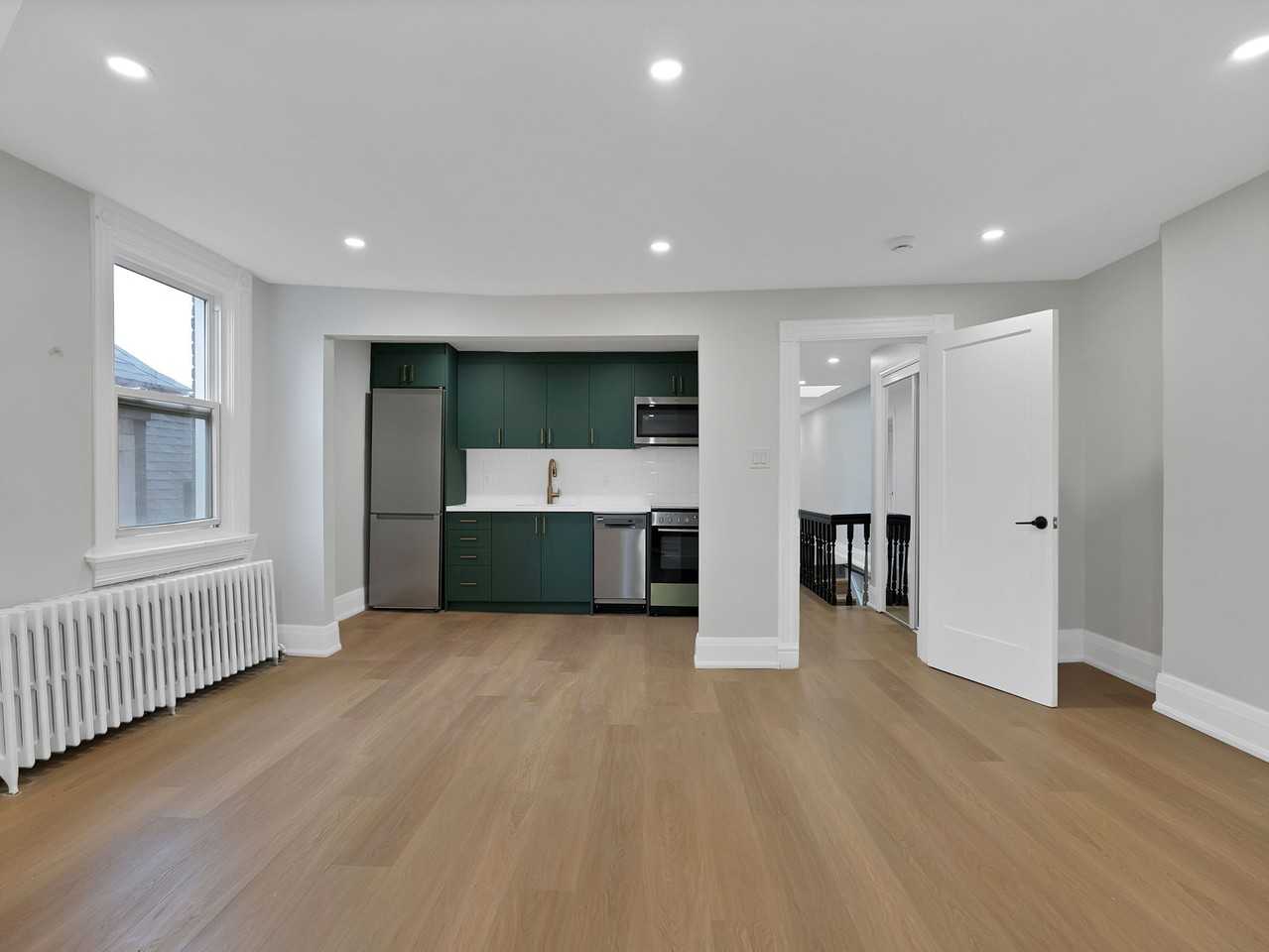 450 Markham St - Photo 2 of 30