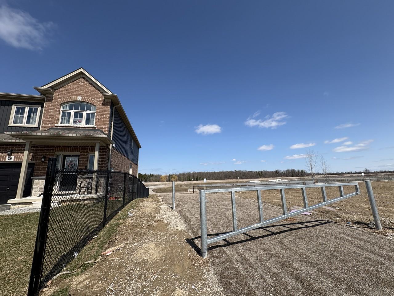 79 Lloyd Davies Way - Photo 2 of 20