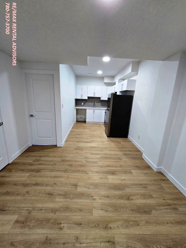 100 Mitchell Bend - Photo 3 of 8