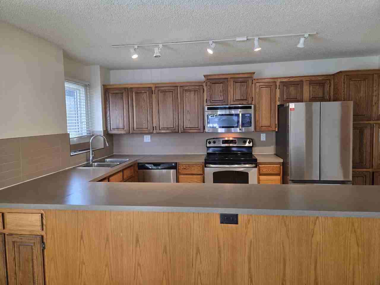 540 14 Ave Sw - Photo 2 of 7