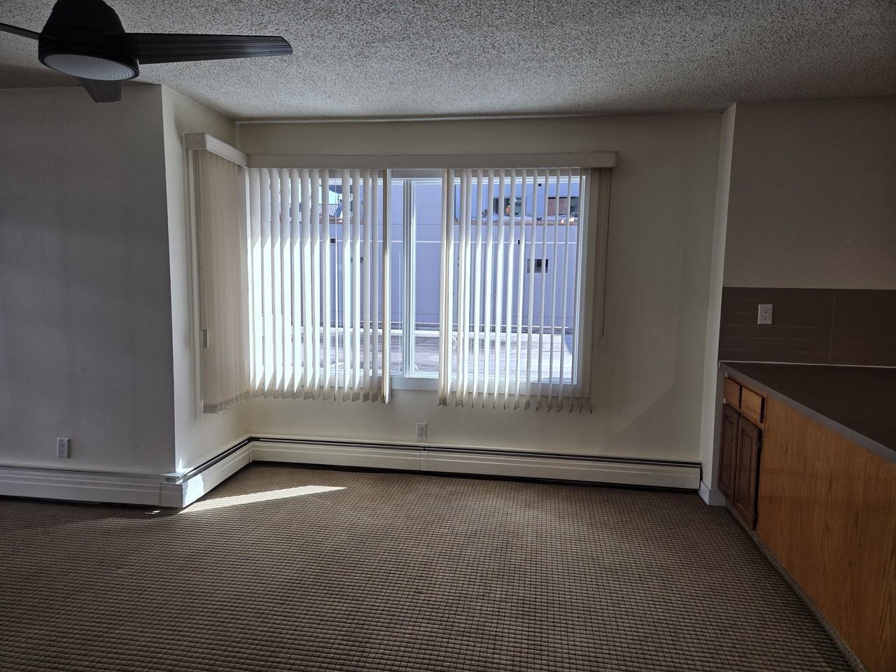 540 14 Ave Sw - Photo 4 of 7