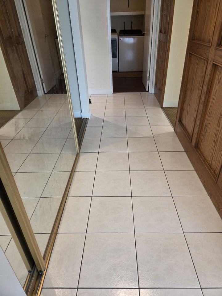 540 14 Ave Sw - Photo 5 of 7